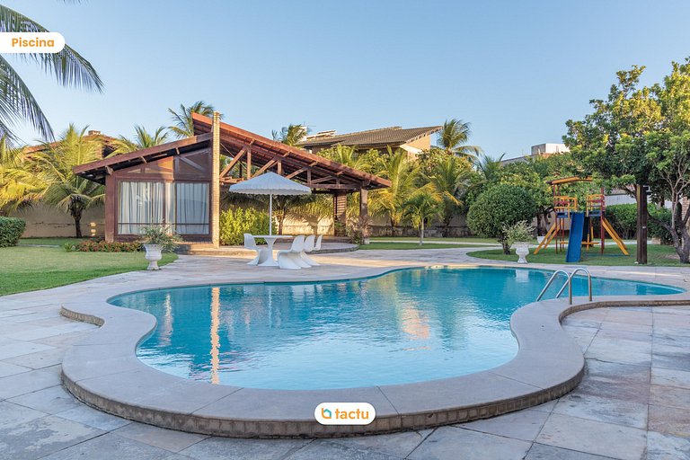 Duplex no Porto das Dunas com piscina