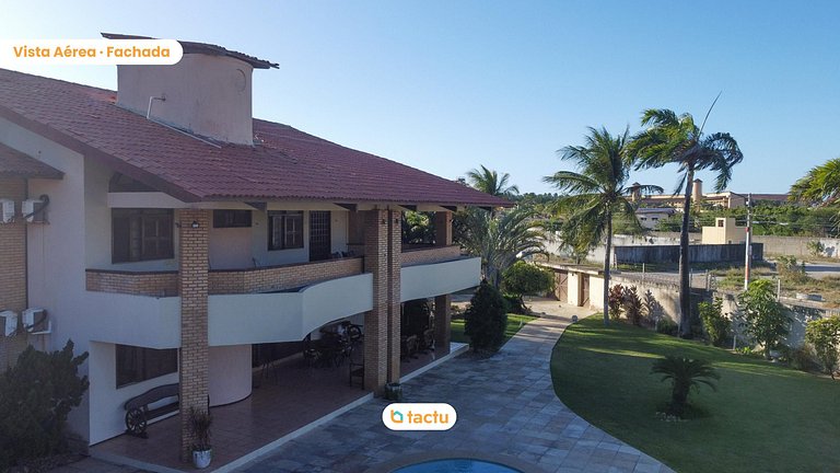 Duplex no Porto das Dunas com piscina