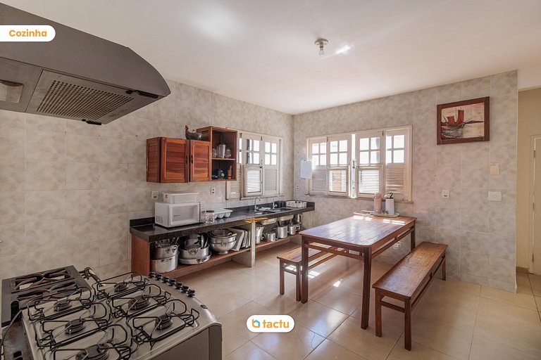 Triplex no Porto das Dunas com piscina por Tactu