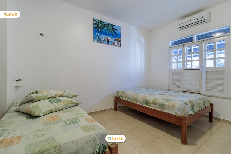 Triplex no Porto das Dunas com piscina por Tactu