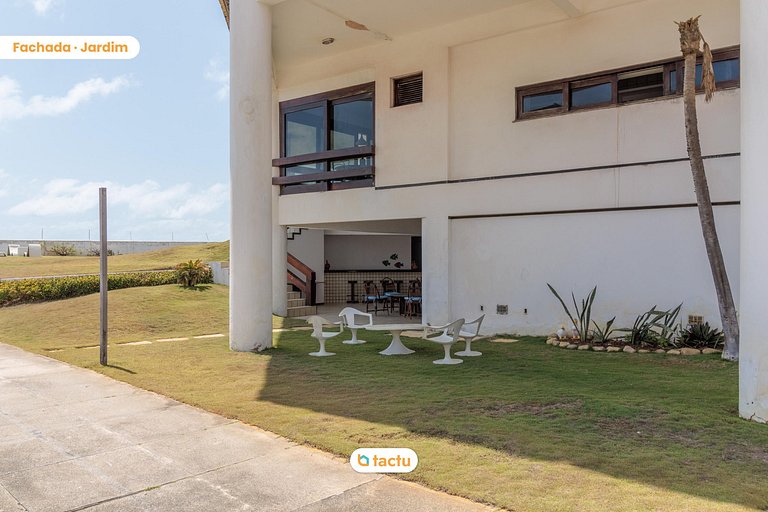 Sea Front House with Beach Park Service