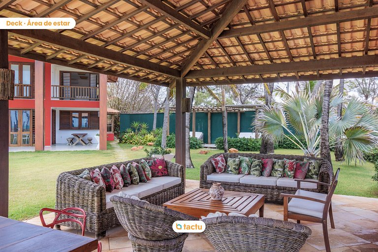 House on the beachfront of Porto das Dunas Beach Park