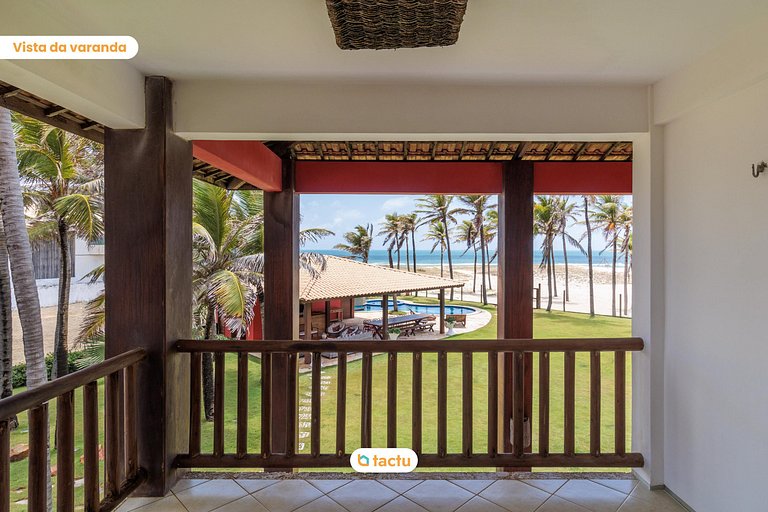 House on the beachfront of Porto das Dunas Beach Park