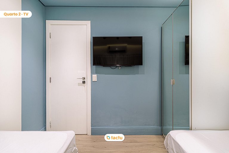Suite in Porto das Dunas with Sea View