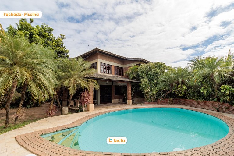 Maison à Porto da Dunas avec piscine