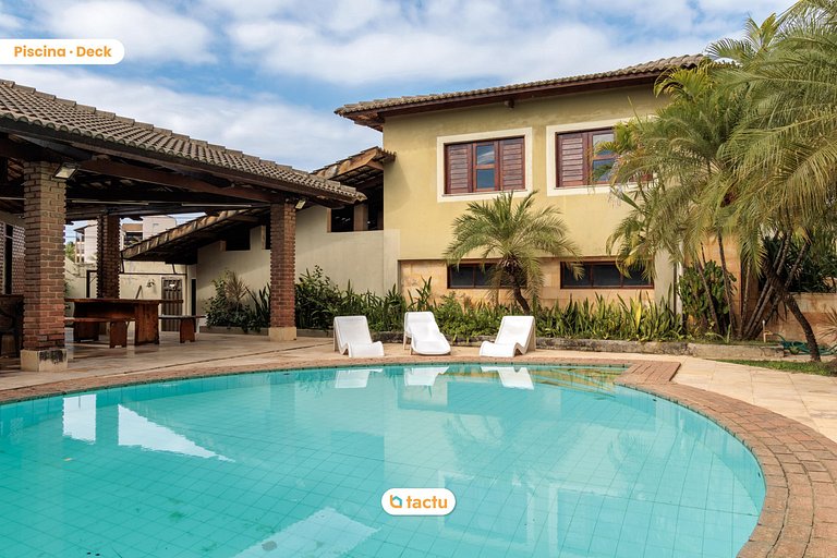 Casa en Porto da Dunas con piscina