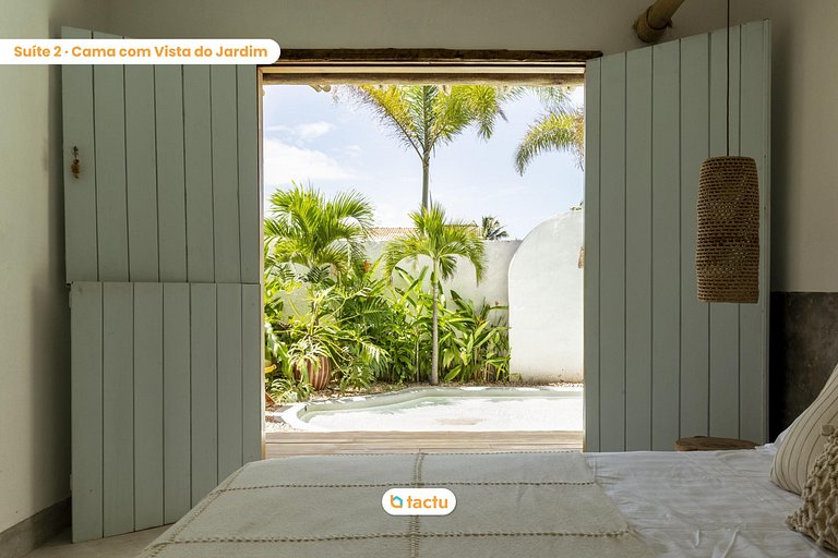 Casa Slow on Taíba beach overlooking the beach
