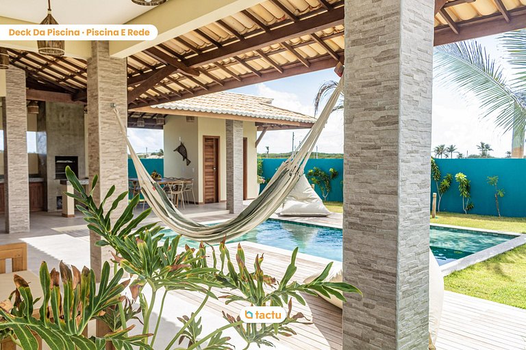 House with pool in Praia Canoé by Tactu