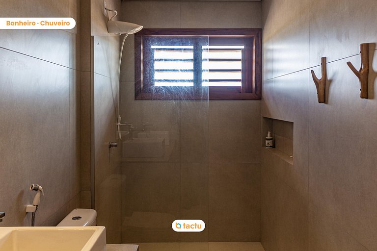 Casa com piscina no Praia Canoé por Tactu