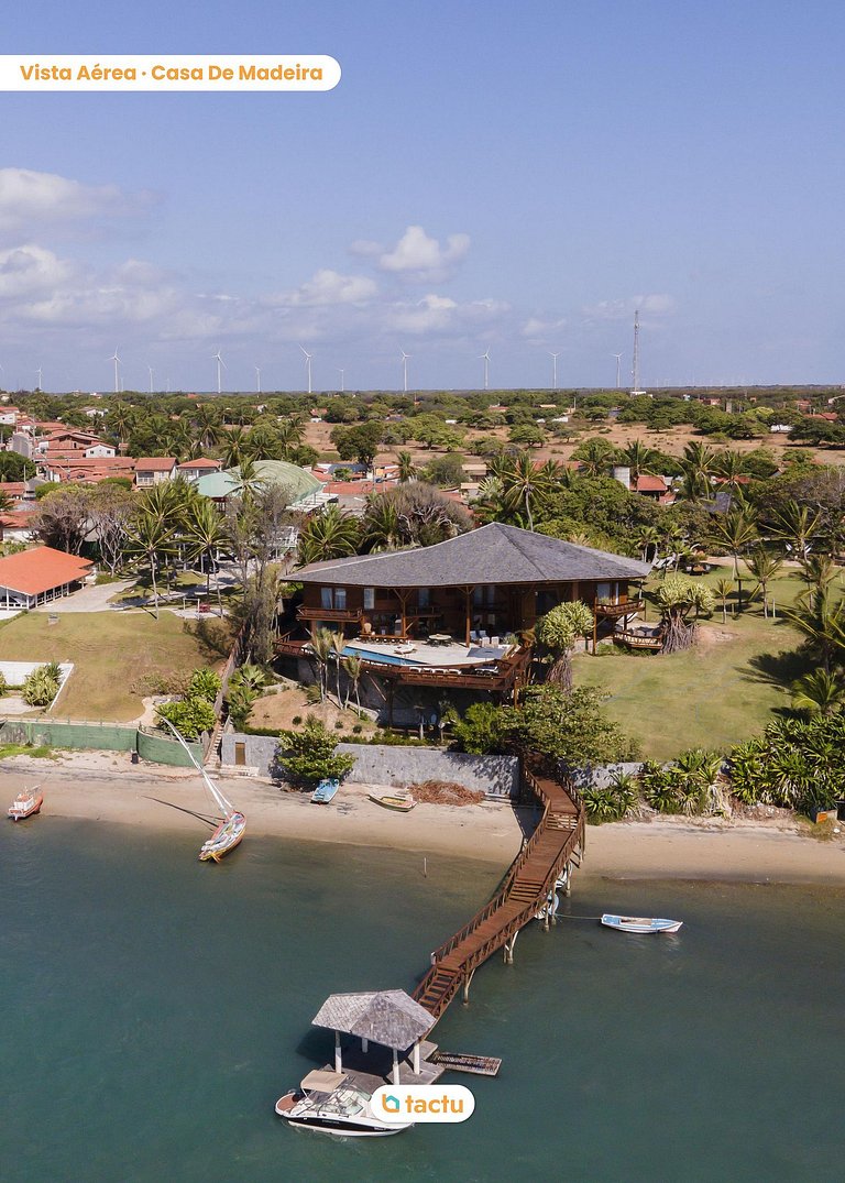 Villa au Bord de la Rivière à Fortim avec Service