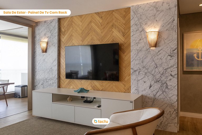 Huge seafront apartment in Mandara