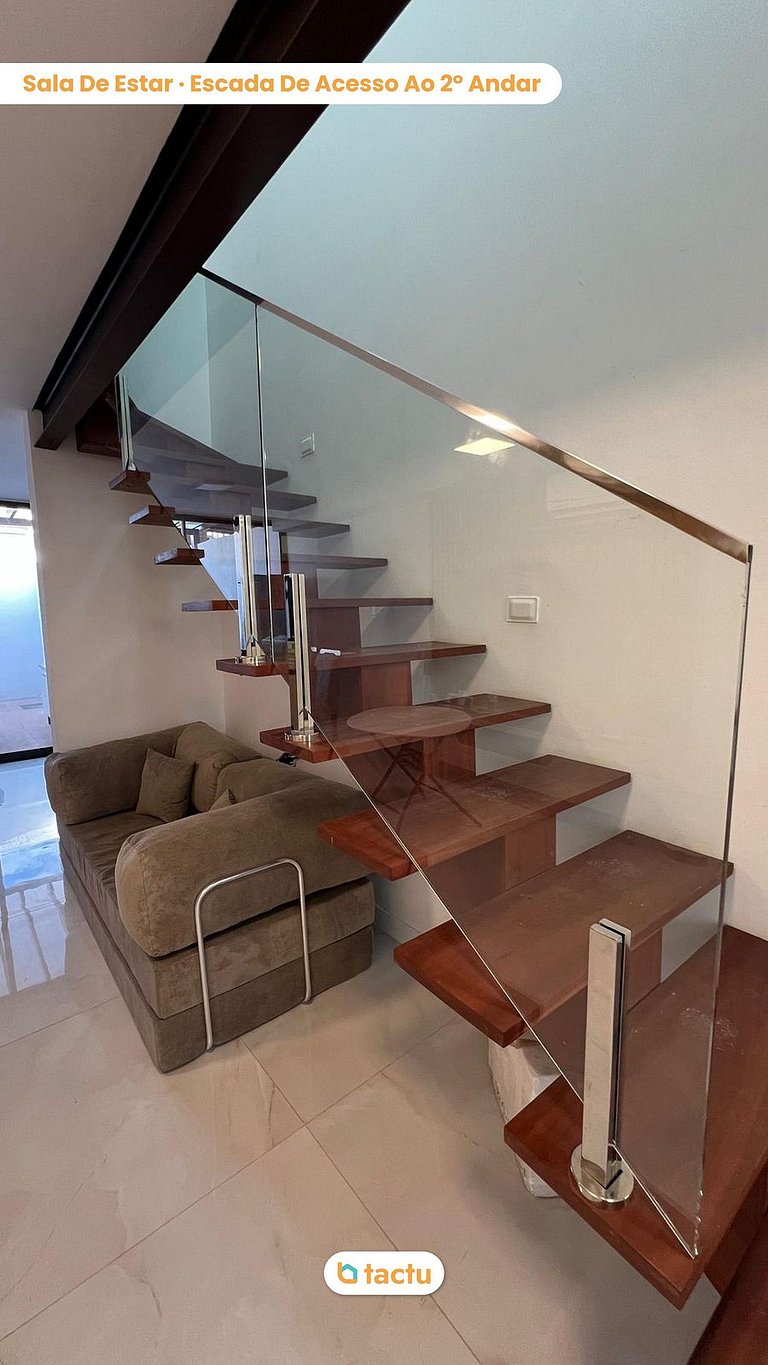 Duplex luxo em condomínio ao lado da praia
