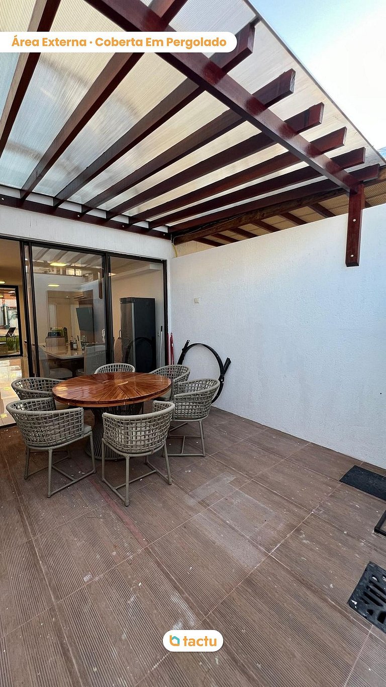 Duplex luxo em condomínio ao lado da praia