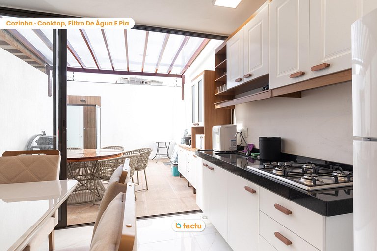 Duplex luxo em condomínio ao lado da praia