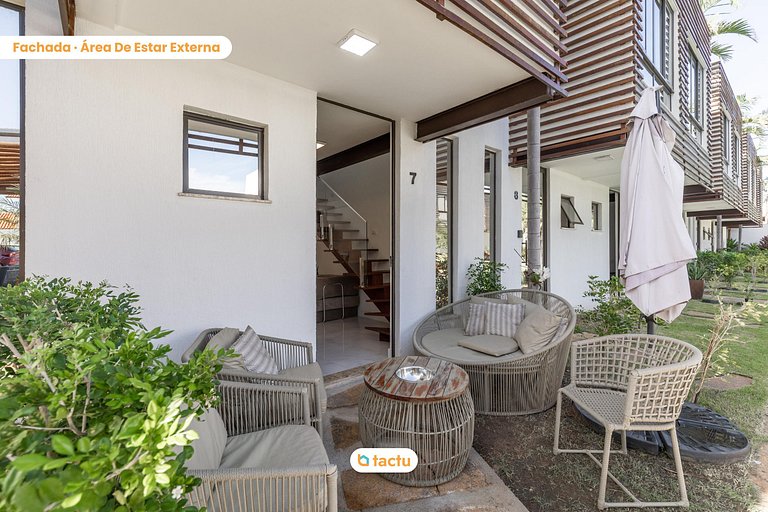 Duplex luxo em condomínio ao lado da praia