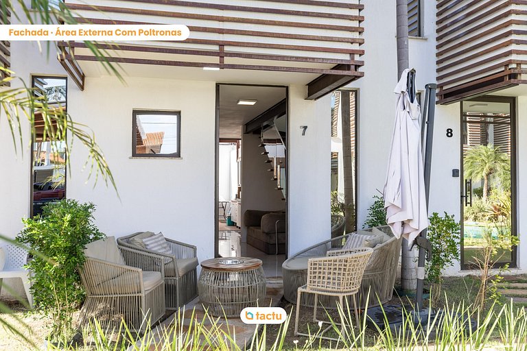 Duplex luxo em condomínio ao lado da praia