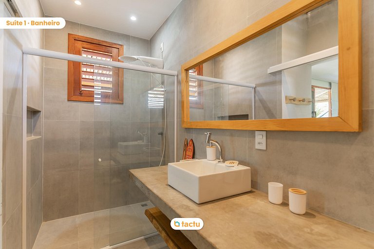 Modernity and comfort at Praia Canoé Condominium