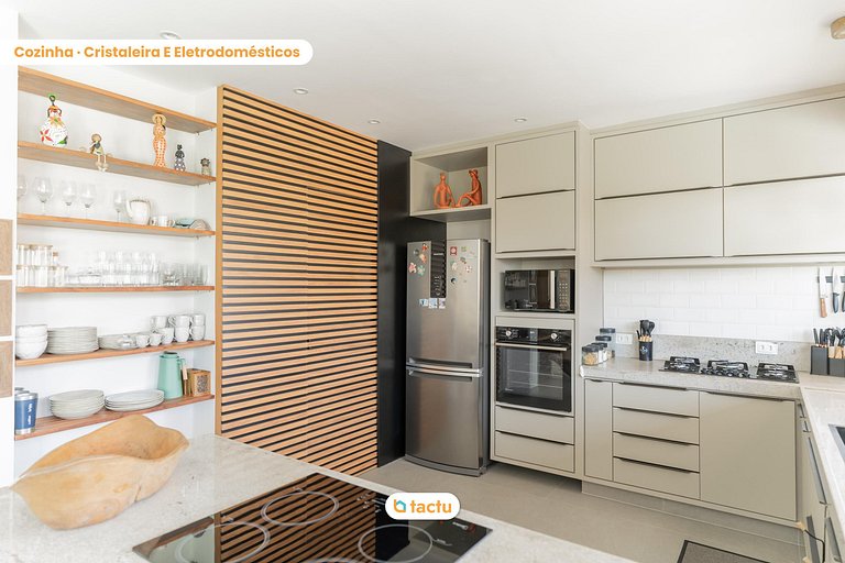 Modernity and comfort at Praia Canoé Condominium