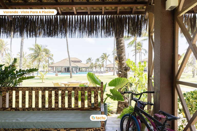 Casa Charmosa frente à piscina em Flecheiras