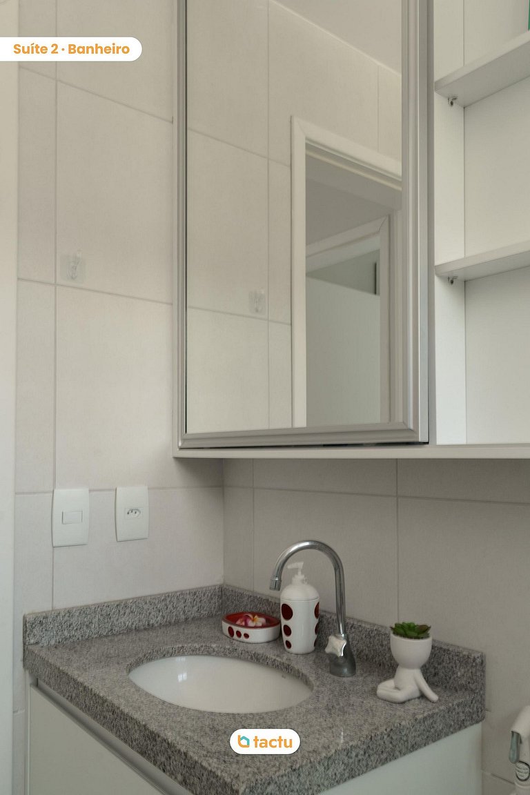 Appartement avec une belle vue sur le jardin et la mer au VG