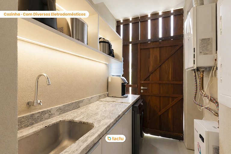 Refugio con piscina climatizada y juegos infantiles