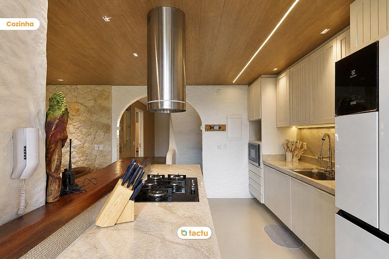 Luxurious house in Flecheiras with pool and sea view.