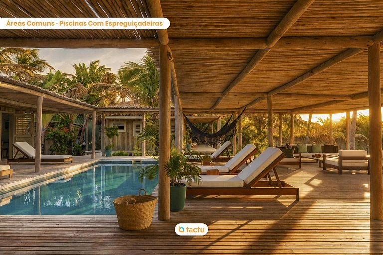 Beachfront House - Retreat for 10 People