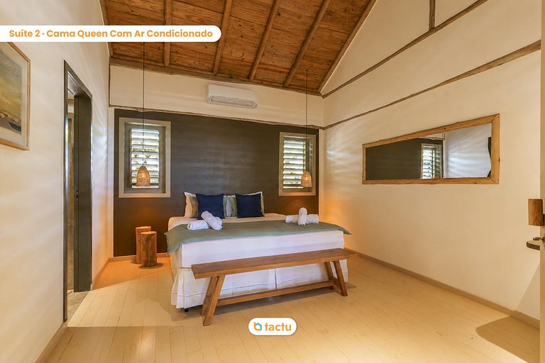 Beachfront House - Retreat for 10 People