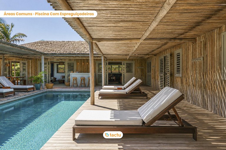 Beachfront House - Retreat for 10 People