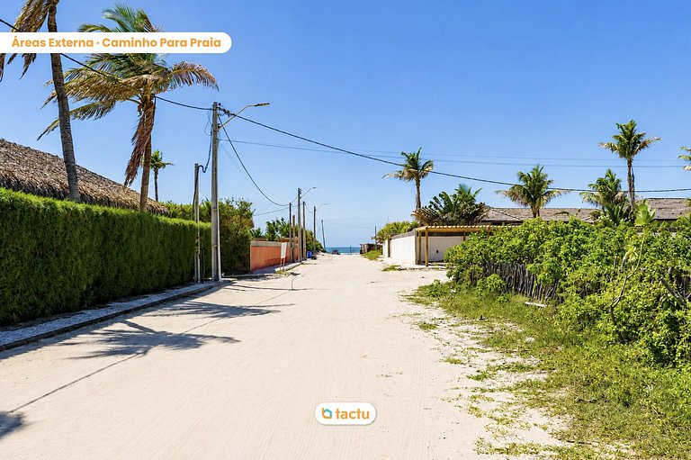 Beachfront House - Retreat for 10 People