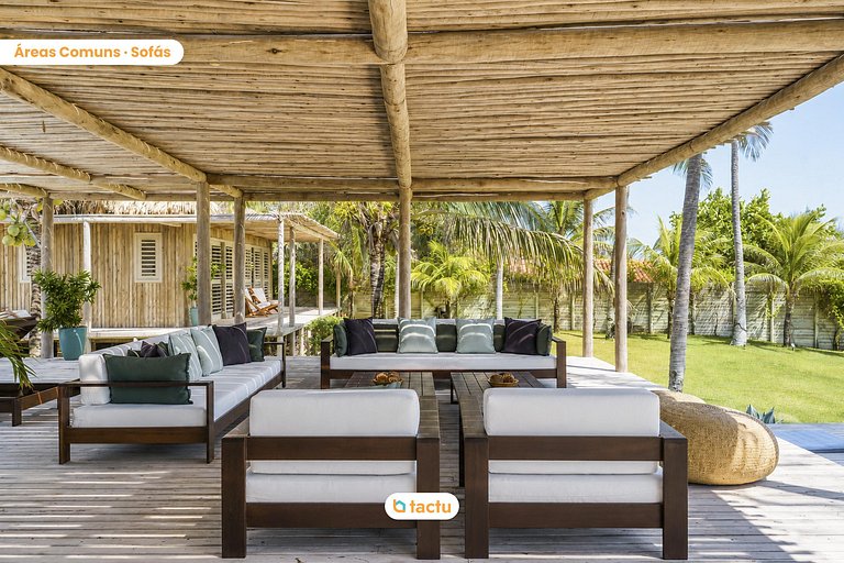 Beachfront House - Retreat for 10 People