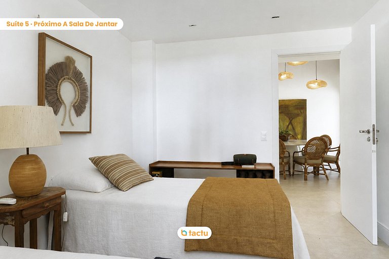 Casa con piscina y terraza en Fortim Villas