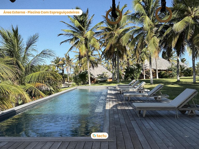 Mansion near the sea in Fortim